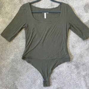 Olive green square neckline bodysuit - 3/4 sleeve
